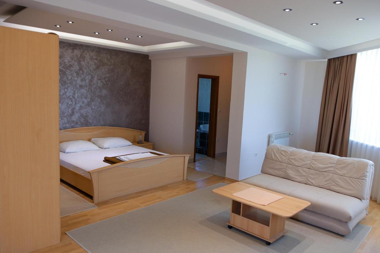 Motel Lav ชาพลินา ภายนอก รูปภาพ
