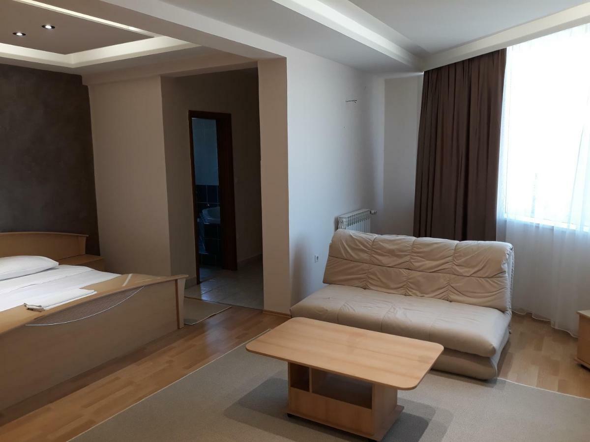 Motel Lav ชาพลินา ภายนอก รูปภาพ